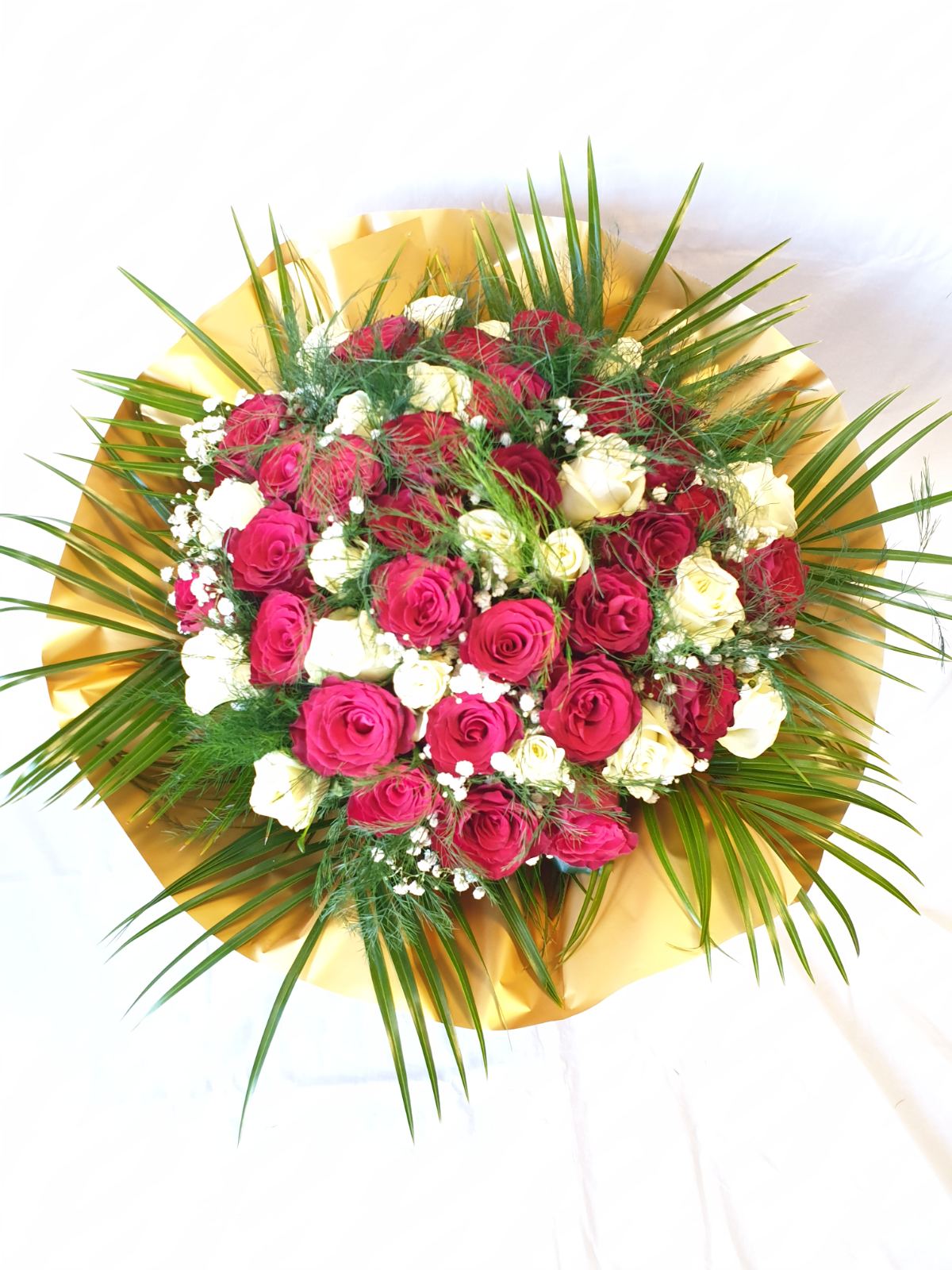 29 бели и червени рози  29 бели и червени рози