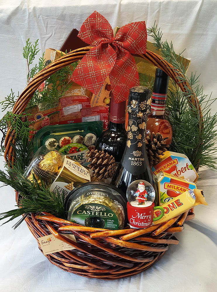 Подаръчна кошница - Солено-сладко  Подаръчна кошница - Солено-сладко