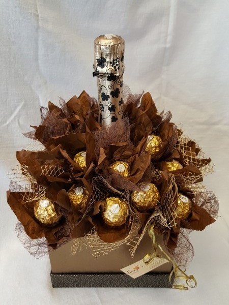 Шампанско "Martini" и Ferrero Rocher Шампанско "Martini" и Ferrero Rocher
